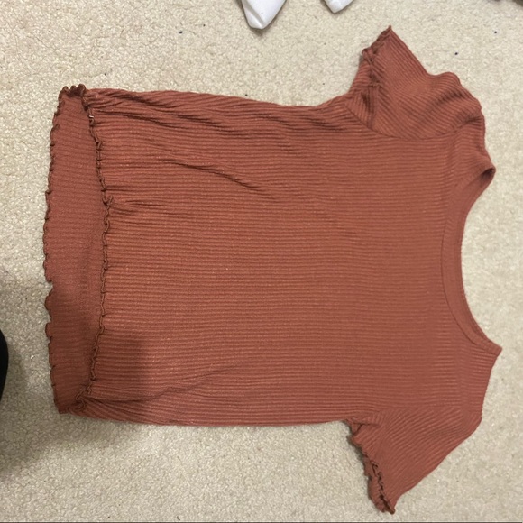 Crop tops - Picture 3 of 5